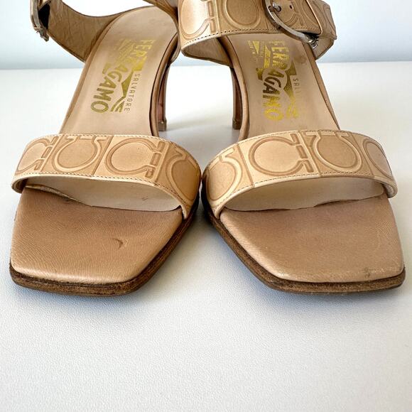 Vintage Salvatore Ferragamo Gancini Leather Strap Heel Sandal Size 7 B - Picture 10 of 16